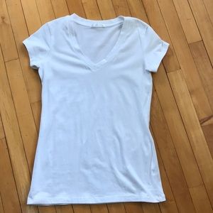 Cloud Nine by tresics NWOT White V neck SS tee